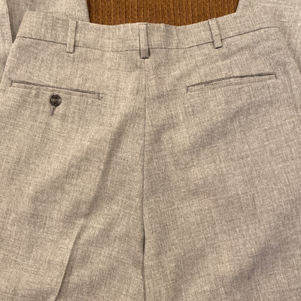 Farah gray pleated dress pants size 31 - Picture 2 of 11